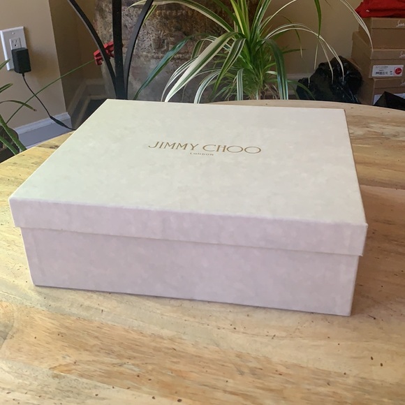 JIMMY CHOO Shoe Box w/Silk paper - Picture 5 of 8